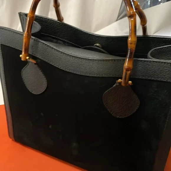 Gucci Suede Bamboo handle Diana handbag - Picture 12 of 16